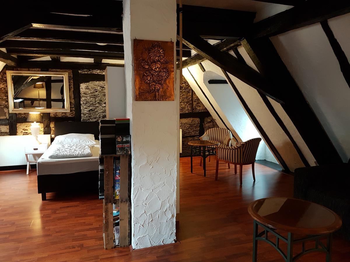 Haus Am Bachgasse - Haus Von 1777 Mit Sauna Цел ан дер Мозел Екстериор снимка